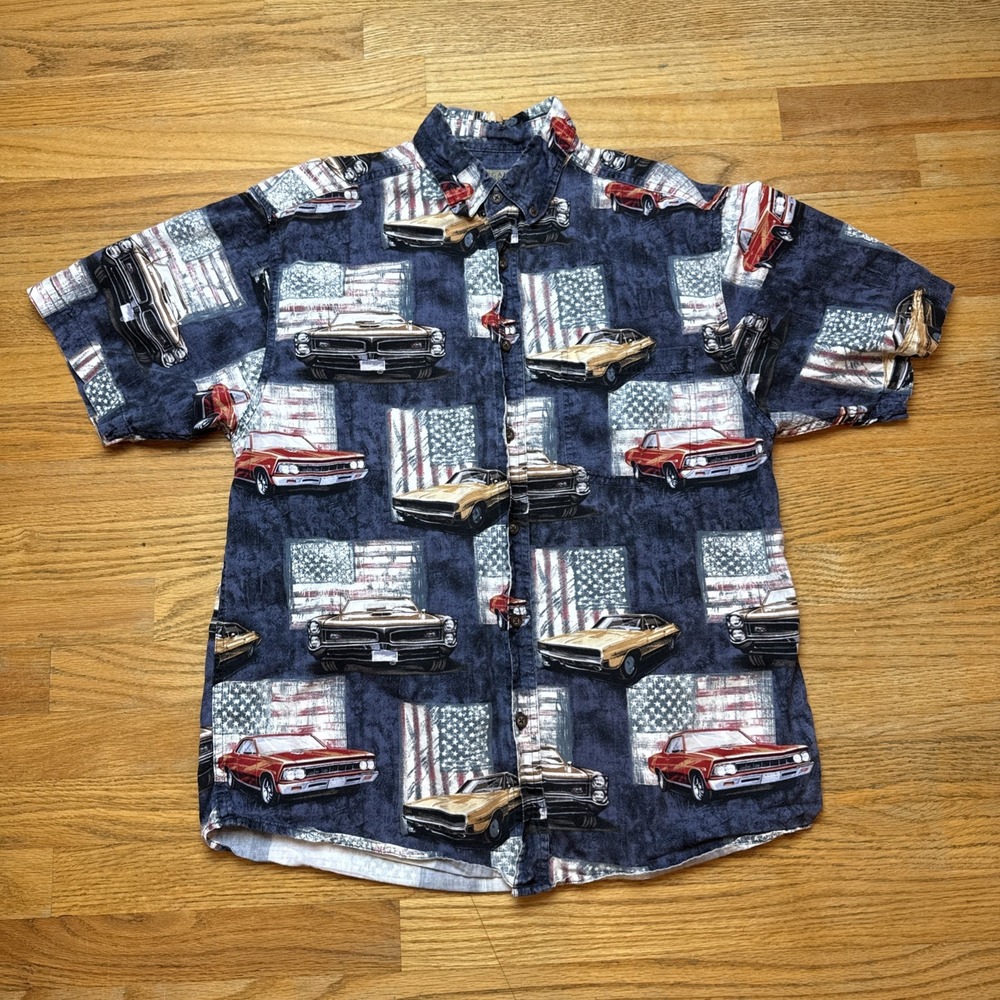 Morgan Creek outfitters muscle car patriotic button up short sleeve shirt Size M